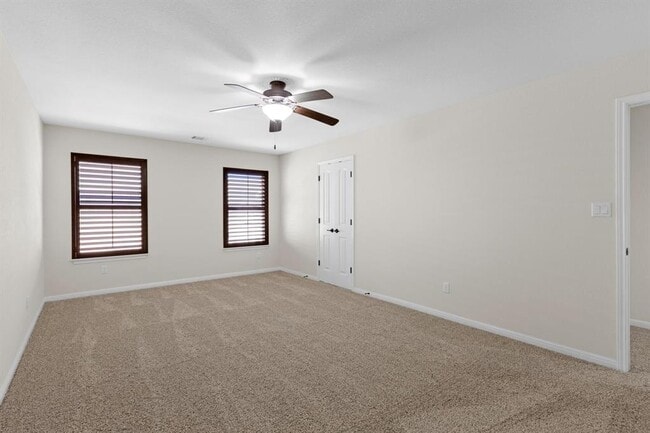 Building Photo - 687 Ledge Stone Dr