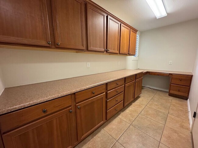 Building Photo - **Move-In Special** BEAUTIFUL 4 BEDROOM 3 ...