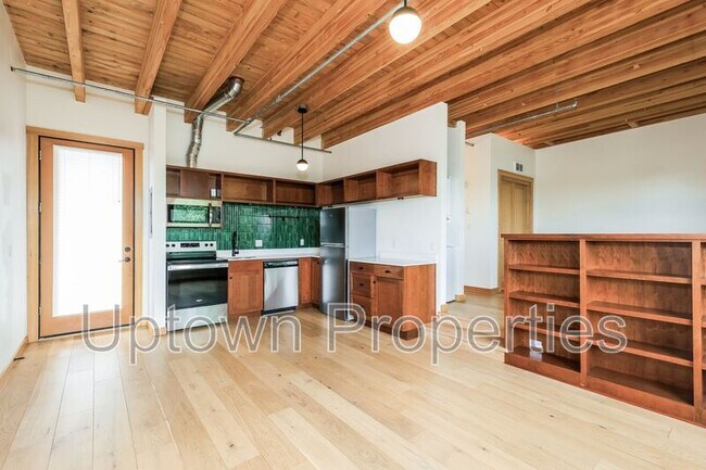 Building Photo - 1515 N Rosa Parks Way