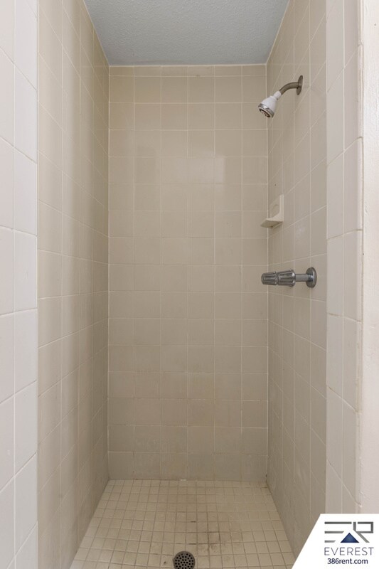 Building Photo - 1706 Western Rd