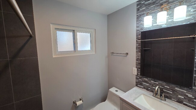 Building Photo - 8023 W Churchill Ave