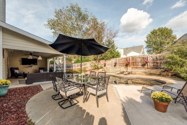 Building Photo - 2020 Chelton Way SE