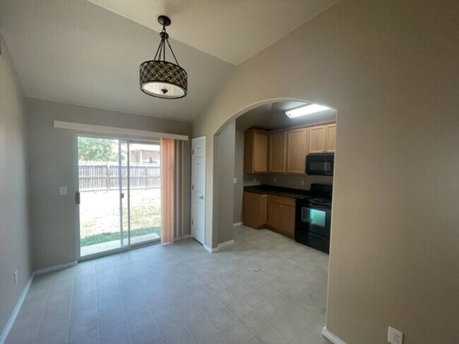 Building Photo - Charming 3-Bedroom, 2-Bath Home in Converse at the Meadows of Copperfield
