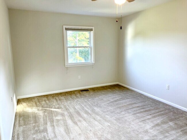 Building Photo - 13382 Brookfield Ct