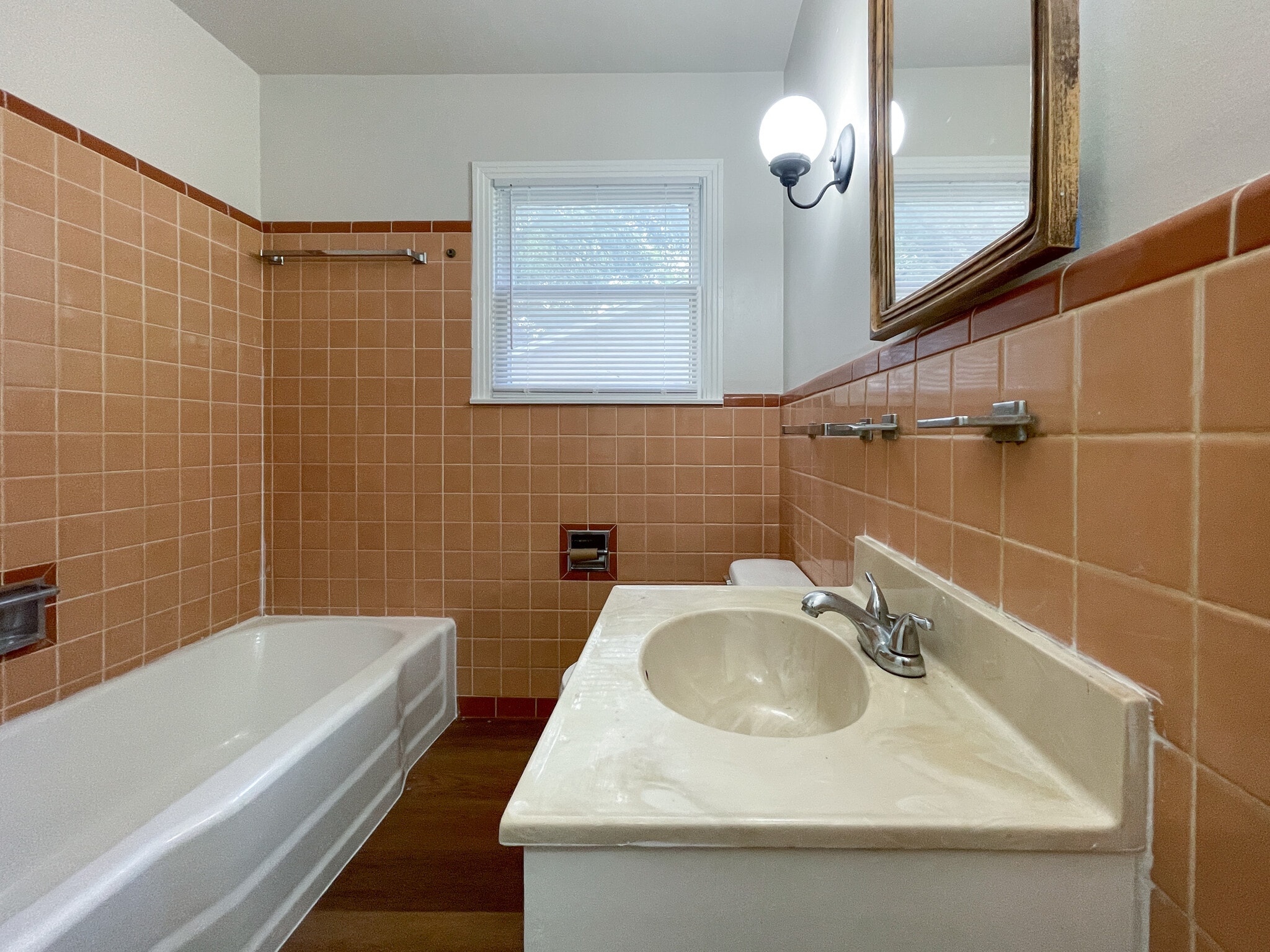 Building Photo - 2208 N 41st St