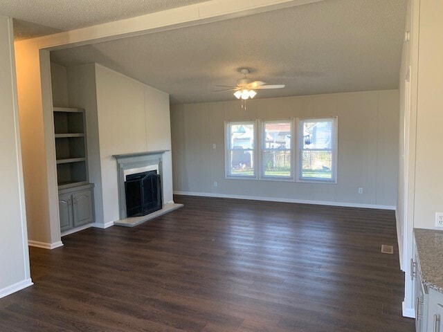 Building Photo - 4127 S Post Rd