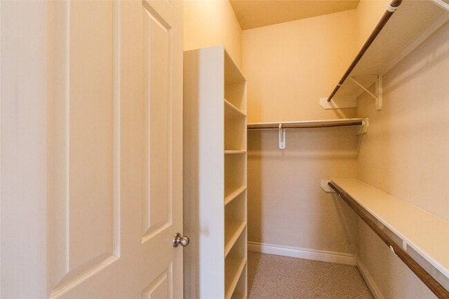 Building Photo - 2733 Sherwin St