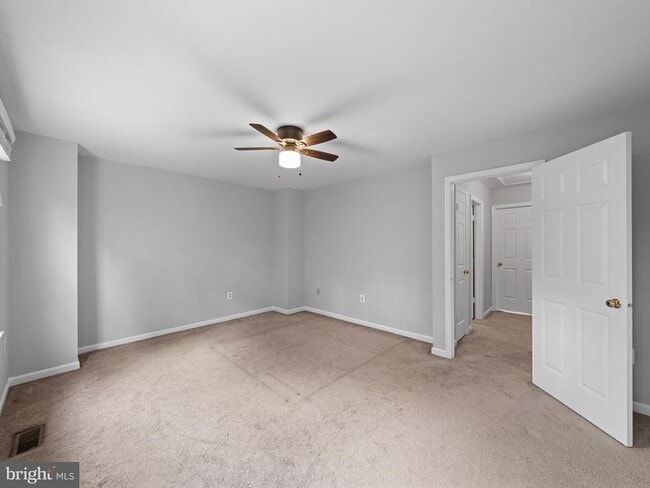 Building Photo - 7466 Towchester Ct