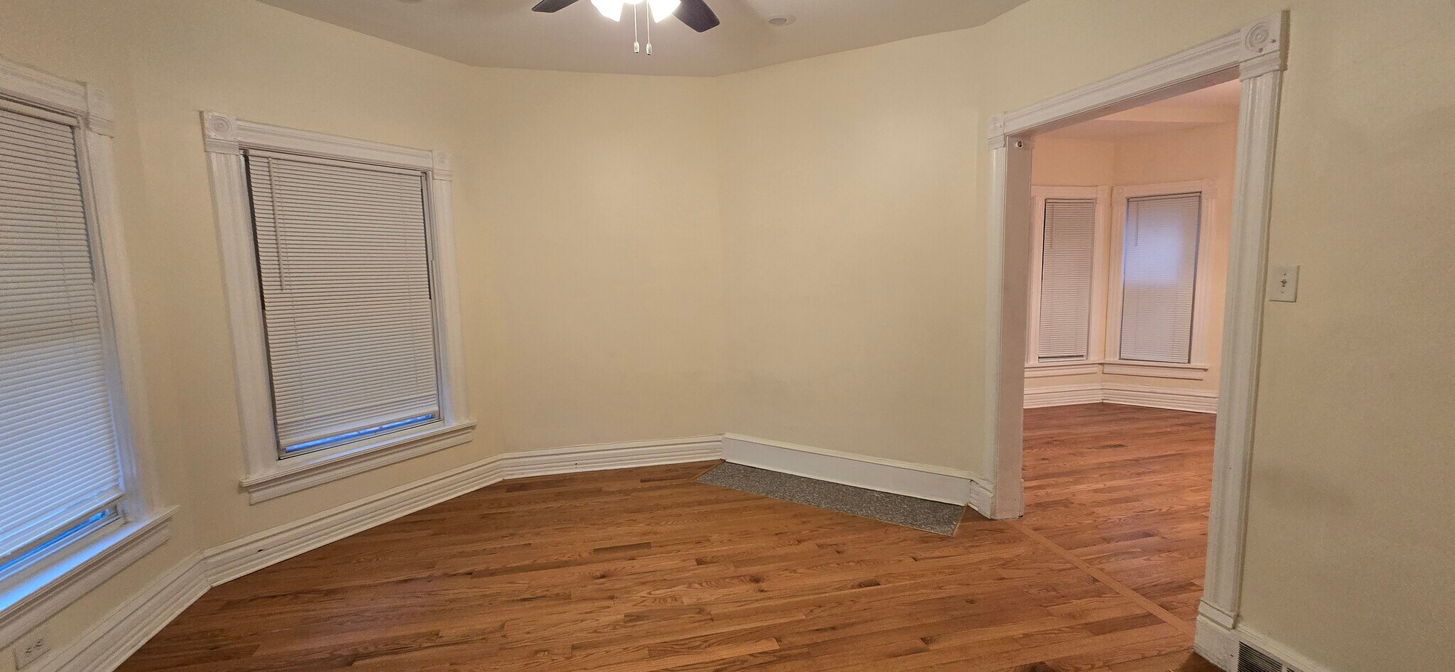 Building Photo - 6323 S Saint Lawrence Ave