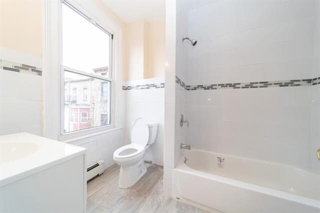 Building Photo - 538 Bramhall Ave