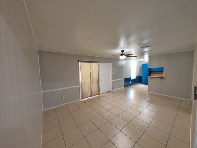 Building Photo - 4919 Connorvale Rd