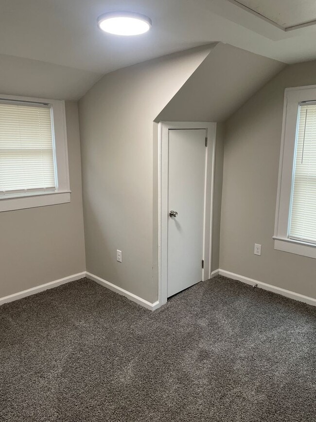 Building Photo - 816 Efird St