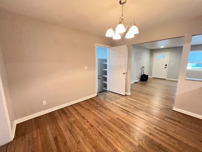 Building Photo - 3219 Fruitwood Ln