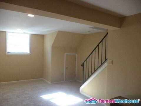 Building Photo - 5759 Richardson Mews Square