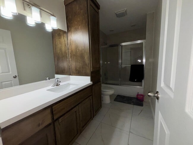 Building Photo - 5821 Colegio Ln