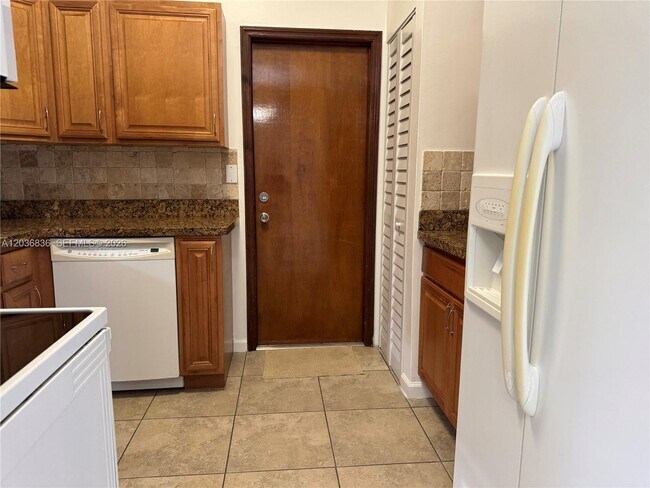 Building Photo - 8556 SW 210th Terrace