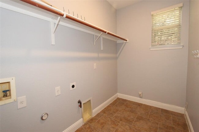 Building Photo - 12513 Capitol Saddlery Trail