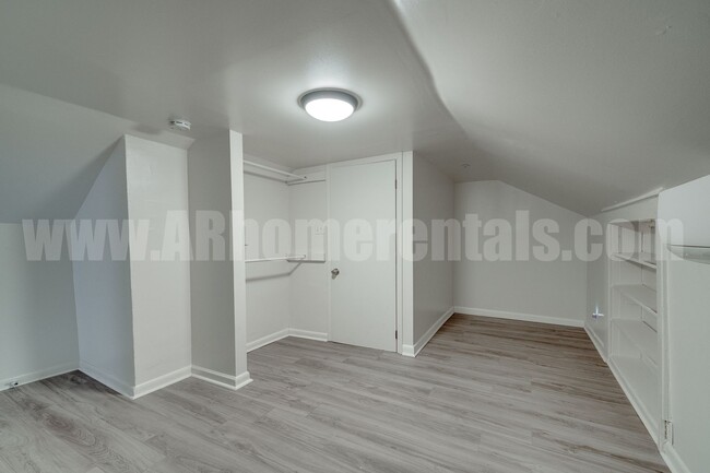 Building Photo - 2116 Cumberland St