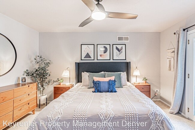 Building Photo - 2 br, 1 bath House - 700 N Washington St #207