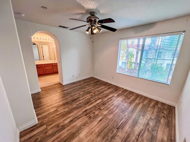 Building Photo - Beautiful 2 bedroom Condo located in Murrieta for LEASE