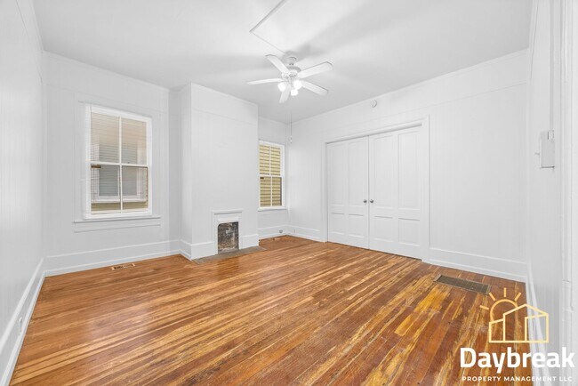 Building Photo - 112 E Anderson St