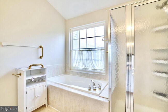 Building Photo - 7372 Ardglass Dr