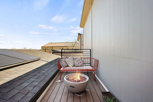Building Photo - 2869 W Parkside Pl