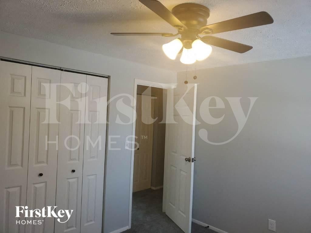 Building Photo - 4207 Edinburgh Dr