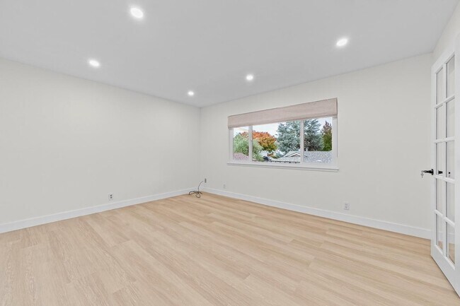 Building Photo - 22434 Salem Ave