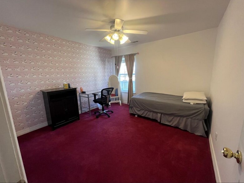 3rd bedroom or home office - 2780 E Hardy Ln