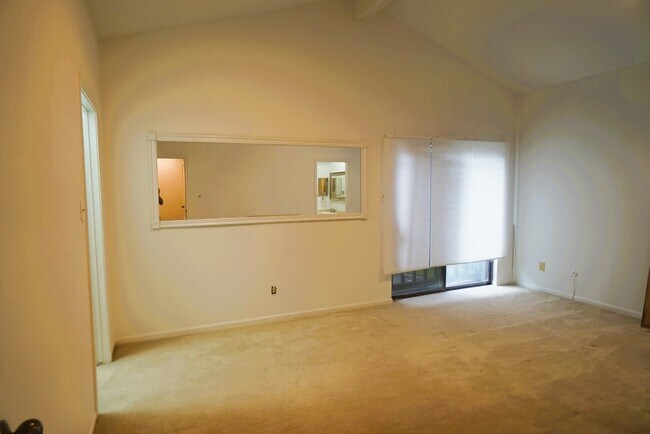 Building Photo - 11711 Memorial Dr