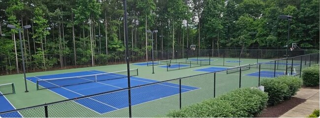 Community Tennis Complex - 3411 Lindenwood Dr