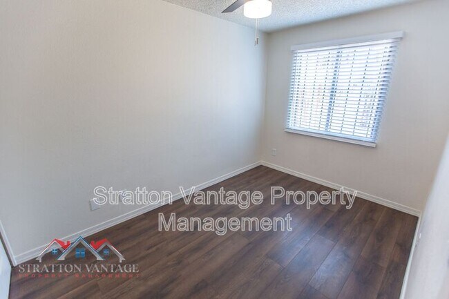 Building Photo - 3120 N 67th Ln