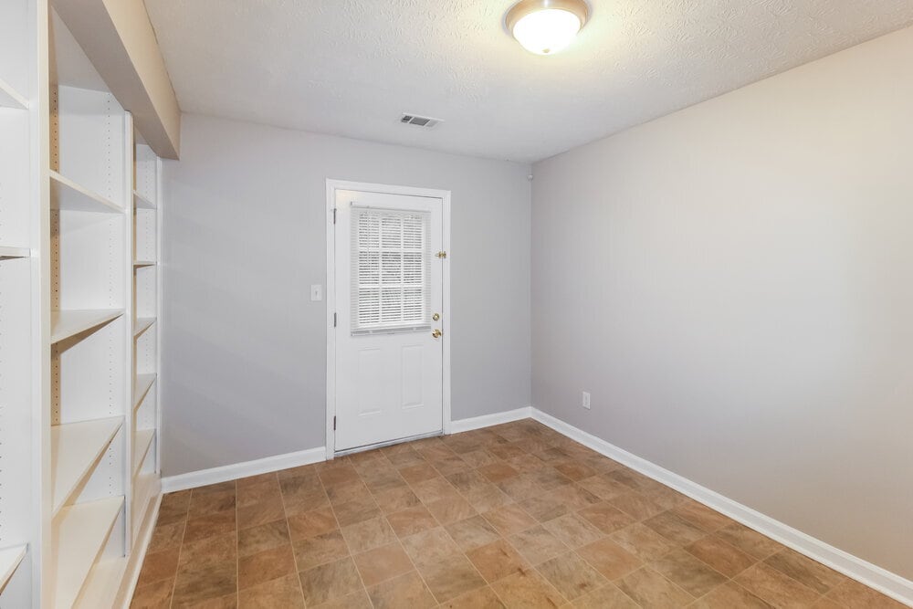 Building Photo - 5913 Clate Ct