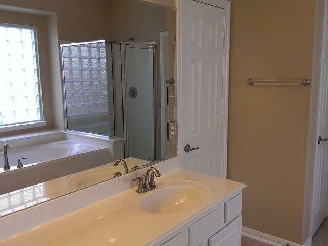 Building Photo - 25118 Auburn Terrace Dr