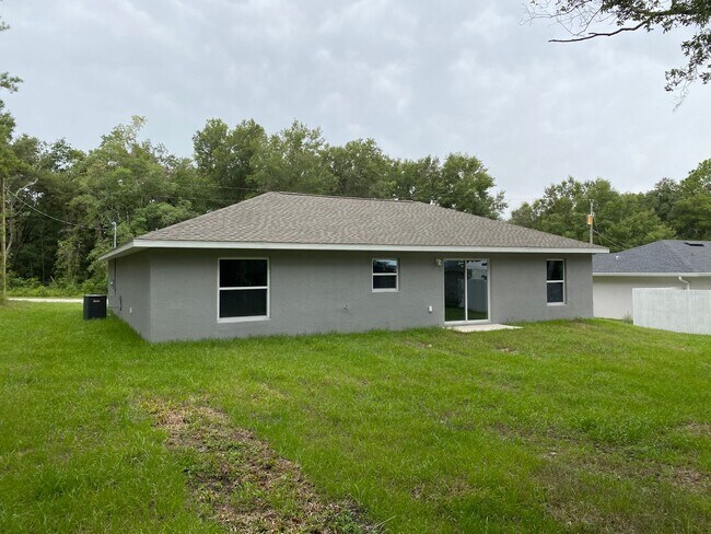 Building Photo - Custom Home - Desirable SW Ocala Neighborhood 3/2/2 **Won't Last**