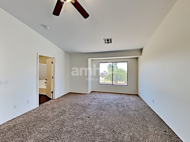 Building Photo - 12323 W Medlock Dr