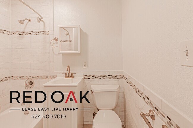 Building Photo - 4846 Hazeltine Ave