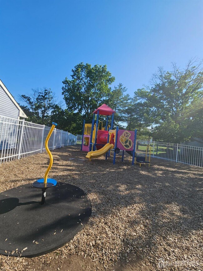 Building Photo - 2307 Aspen Dr