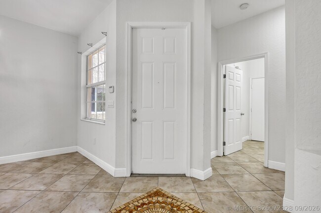 Building Photo - 10585 Cocobolo Way