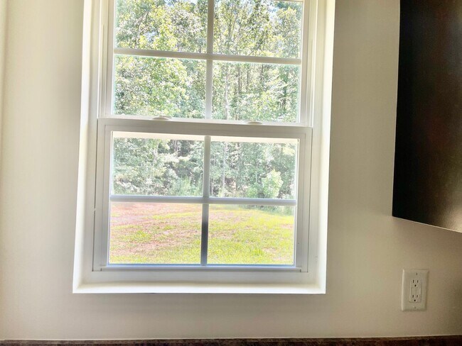 Building Photo - Available Now – Spacious 4BR Home on 1.5 Acres in Rural Hall!