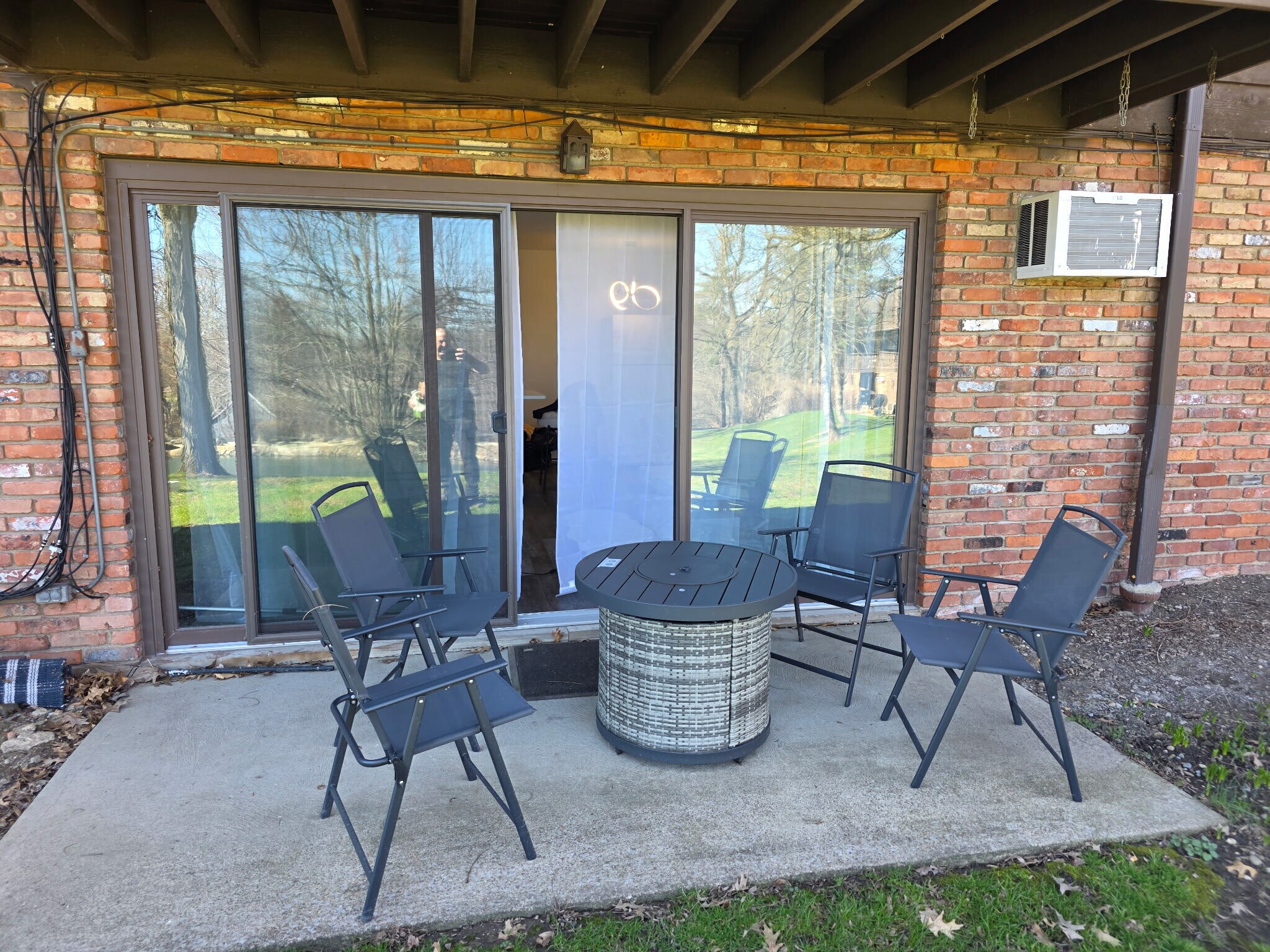 Building Photo - 5721 Som Center Rd