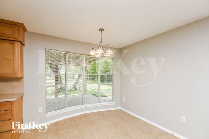 Building Photo - 217 Rancho Dr