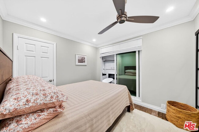 Building Photo - 1200 Tamarind Ave