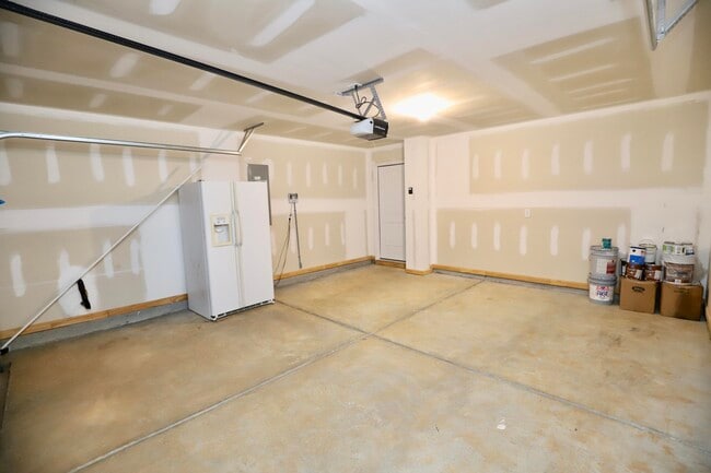 Building Photo - 115 Whitetail Cir