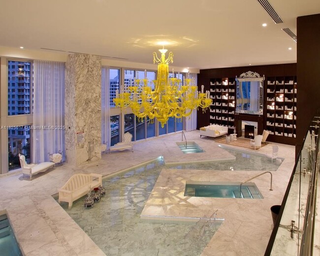 Building Photo - 475 Brickell Ave