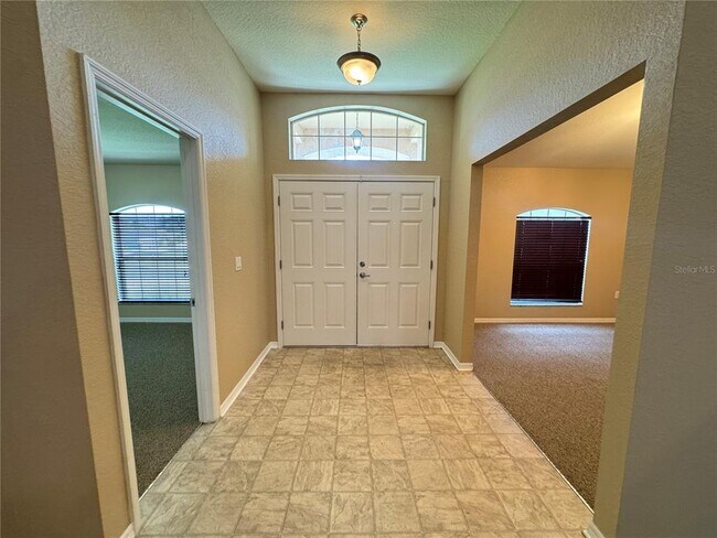 Building Photo - 4876 Summerfield Cir