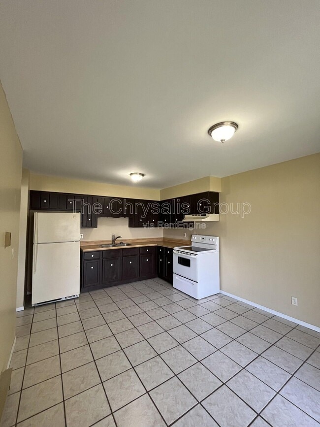 Building Photo - 424 Heritage Ln