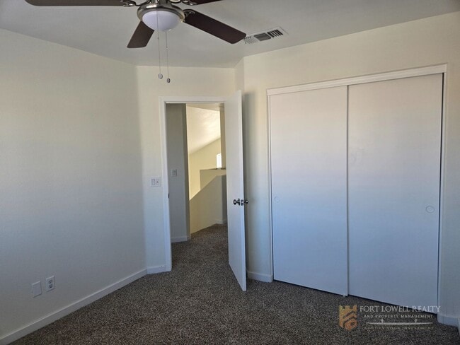 Building Photo - Fully remodeled, spacious 3 bed 2.5 bath, two-story home in Phoenix