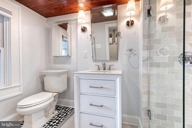 Building Photo - 860 W 33rd St